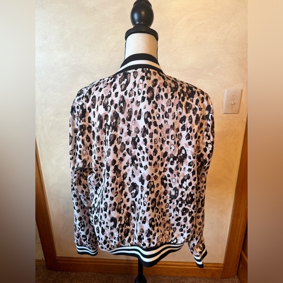 Once worn size medium bomber jacket by Peyton Jensen. - Picture 4 of 5